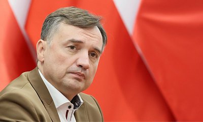 Niepokojące wieści o stanie zdrowia Zbigniewa Ziobry. "On się dusi, jak mówi"