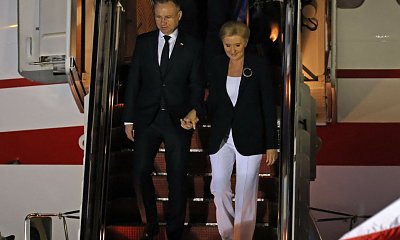 Agata Duda na szczycie NATO. Zaprezentowała się w kreacji z wielką kokardą przy twarzy