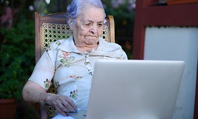 "Babcia założyła profil na portalu randkowym. Wstyd na całą wieś"