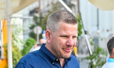 Hardy Filip Chajzer powinął ogon i wycofał się z występu w klatce. Współpracę zerwał na fejsie
