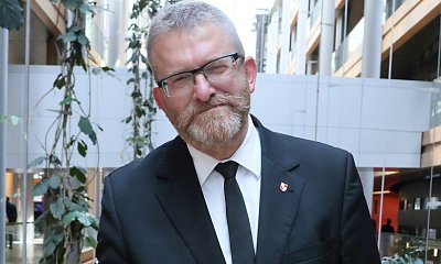 Nie o takim początku w Brukseli marzył. Strażak Grzegorz utknął w windzie [wideo]