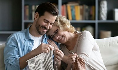 "Mam 40 lat i nadal mieszkam z mamusią. Nikt mi nie ugotuje tak, jak ona"