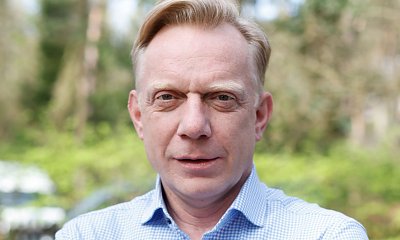 Arkadiusz Janiczek modli się o powrót żony. Codziennie przesiaduje w sanktuarium