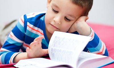 "Myśli, że alimenty wystarczą. Nie kupuje synowi prezentów, nie dokłada się do wyprawki"