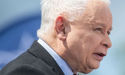 Jaro zaliczył wpadkę. Jego krawat żyje własnym życiem. 75-latek koniecznie potrzebuje żony [memy]