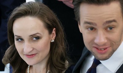 Karina od Krzysia wskoczyła w groszkową kieckę i słomkowy kapelusz. Tak wygląda lato z dziećmi