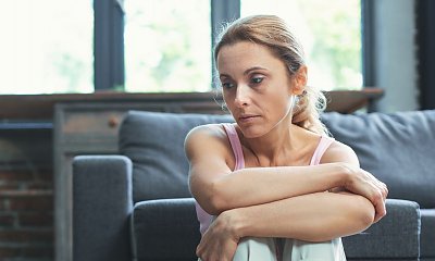 "Świekra dała mi w prezencie zniszczone ubrania. Sąsiadkom chwaliła się, że nówki ze sklepu"