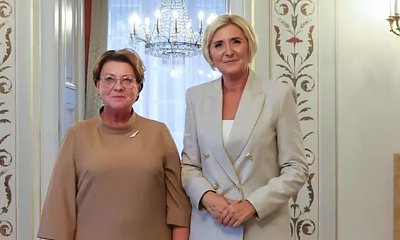 Agatka w złamanej bieli spotkała się z estońską żoną. Te spodnie już gdzieś widzieliśmy