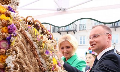 Tu powódź, a tam uśmiechnięty Andrzej bawi się na dożynkach. "To gest podziękowania dla polskich rolników"