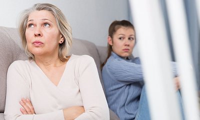"Teściowa obraża się na mnie o byle co. Średnio raz w miesiącu na kilka dni przestaje się do mnie odzywać"