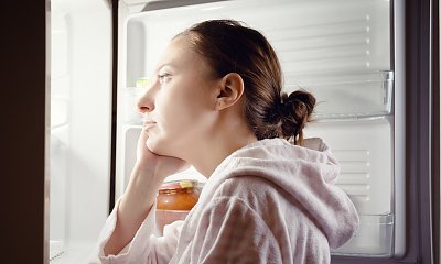 "Mąż zmienił pracę. Od tej pory budzi mnie o 5-tej rano, żebym zrobiła mu kanapki"
