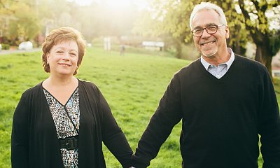 "Tata zaprosił mnie na swój ślub. Ale chyba powinnam być lojalna wobec mojej mamy"