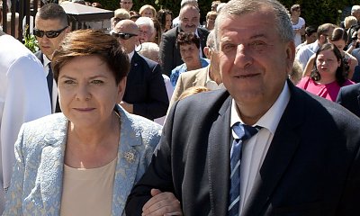 Becia jest żoną od prawie czterdziestu lat. Edward jest oazą spokoju. Wszystkie decyzje podejmują wspólnie