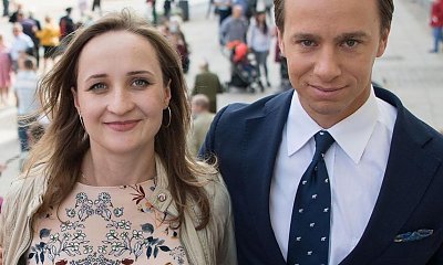 Karina od pięknego Krzysia w kusej mini wyeksponowała nogi do nieba. Zjawiskowa kobieta