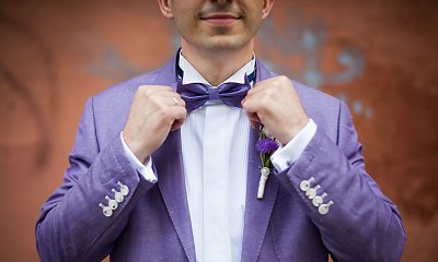 "Do ślubu w fioletowym garniturze 'jak Beckham'. Mój narzeczony ma gust"