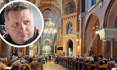 Przemo stanął przed ołtarzem i przemówił do swych wiernych fanów. "Wziął dzban i podał swoim uczniom, mówiąc". Memy