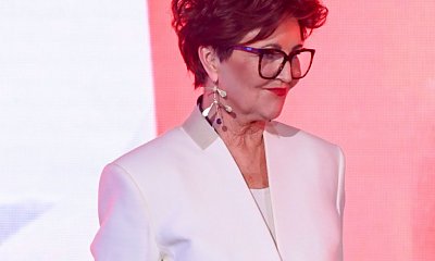 Jola brylowała na scenie i znów zadała szyku. W tej ponadczasowej stylizacji wygląda o 20 lat młodziej