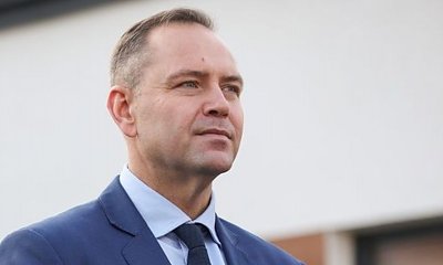 Wpadka w sztabie Karola. Nawet współpracownicy nie wierzą w jego majowy sukces  [wideo]