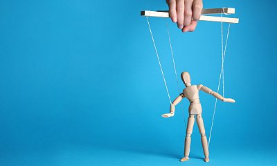 "Na własnej skórze poczułem różnicę miedzy miłością a kontrolą. Zamiast marzenia sennego dziewczyna zaserwowała mi koszmar"
