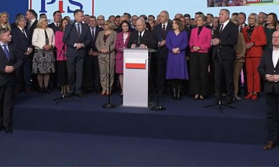 Jarek zaliczył wpadkę na konferencji. Pytanie dziennikarza go rozstroiło i nie przemyślał tego, co mówi [wideo]