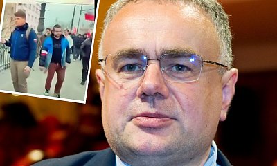 Wpadka w telewizji Tomaszka. Uczestnik marszu idealnie wszedł w kadr wężykiem [wideo]