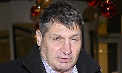 Dawno niewidziany Andrzej Gołota wskoczył w liliową koszulę. Do twarzy mu