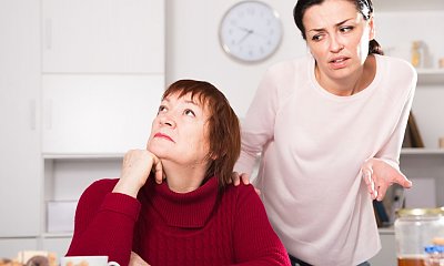 "Moja macocha twierdzi, że za dużo czasu spędzam z tatą. Przez to oni mają mało czasu dla siebie"