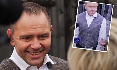 Okazały Karol z wyciągniętą koszulą zaliczył wpadkę. Sieć zalały memy