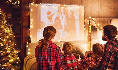 Te filmy wprowadzają w świąteczny nastrój. Warto obejrzeć je całą rodziną