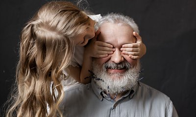 "Wolimy grać na konsoli. Babcia jest nudna – dzieci odmówiły wizyty u dziadków w Dniu Babci"