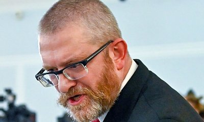 To już niemal oficjalne. Grzegorz Braun od gaśnicy wystartuje. Ma chrapkę na najważniejsze stanowisko [wideo]