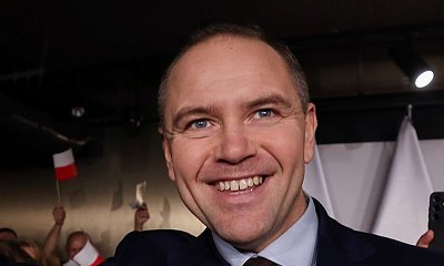 Karol Nawrocki zerwał z tradycją i postawił na przepych. Jego urzędnicy pławią się w luksusach, a w umowie za miliony ukryto porażający haczyk!