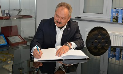 Kandydat na głowę Polski chce powrotu "bykowego". Pachnie PRL-em na kilometr