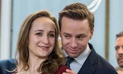 Karina od pięknego Krzysia wspomina ich wesele. Miała suknie ślubną godną skromnej dzierlatki