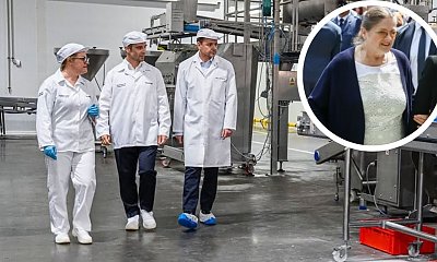 Dynamiczny Rafał odwiedził fabrykę. Internauci dopatrują się na zdjęciu wiecznie głodnej Kryśki [memy]