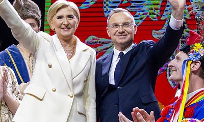 Wszystkie stroje Agaty od Andrzeja. Za oceanem odsłoniła nogi i podkreśliła figurę. Wstydu nie było