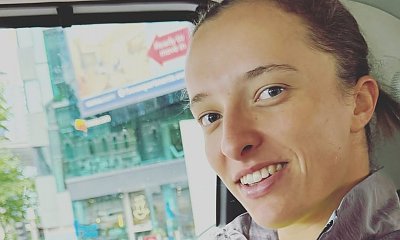 Elegancka Iga Świątek zapozowała na ściance. Podkreśliła sylwetkę w topie i modnej marynarce