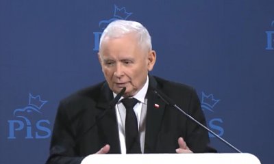 Senior Jarek zaliczał wpadkę za wpadką na przemówieniu: "Człowiek stary i się myli" - podsumował sam siebie [wideo]