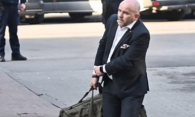 Mariusz jak Rejtan broni swego kolegę. Dźwiga nawet za niego legendarną torbę [memy]