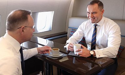 Tadek-Karolek i Andrzejek wybrali się we wspólną podróż. Internauci dopatrzyli się ciekawego szczegółu [memy]