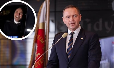 Tchórzliwy Karol uciekł od trudnego pytania dziennikarki: "Zapinam pas, żeby nie było jakiejś afery" [wideo]
