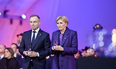 Agata i Andrzej niebawem opuszczą pałac. Wiadomo, co stanie się z kreacjami first lejdi