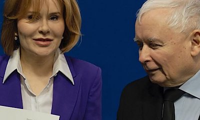 Anna od Jarosława w obcisłej kiecce, z dekoltem do pępka, w mini. Robimy przegląd jej szafy. Bywa mega gorąco