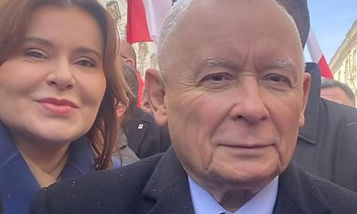 Anna od Jarosława znów kusi w czerwonej kiecce z głębokim dekoltem. Aniołek w formie