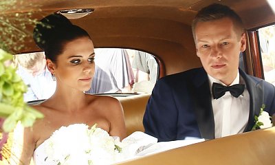 Przypominamy bajeczny ślub Marcina Mroczka. Zadziorna panna młoda, czerwona limuzyna i znani goście