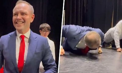Karol stara się, jak może, by podnieść wynik zaufania Polaków. W tym celu robi pompki — w garniturze [wideo]