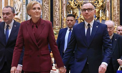 Agata i Andrzej głosowali w Rzymie. Stylizacja first lejdi całkiem udana, a na głowie znów hełm