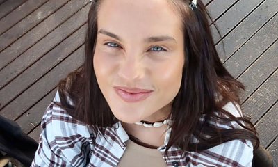 Karolina GIlon eksponuje figurę w kusym stroju. Pochwaliła się formą cztery miesiące po porodzie