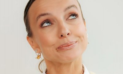 Katarzyna Sokołowska wystroiła się w Cannes w opalizującą suknię. Foliowa kreacja nie pozostawiła wiele wyobraźni
