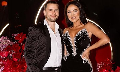 Sylwia Bomba psioczy na ceny paliw w aucie za 700 tysięcy. Fani kpią: "Hipokrytka!"